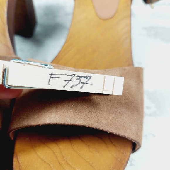 New Steve Madden Alabama Platform Suede Brown Strap Wooden Studded Sandals F737 - Picture 12 of 12